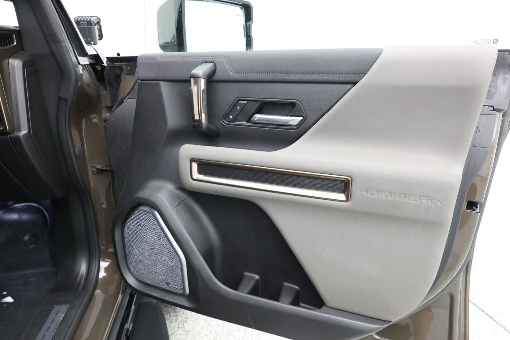 Used 2025 GMC Hummer EV 3X w/ LPO, Illumination Package AWD/4WD image 24