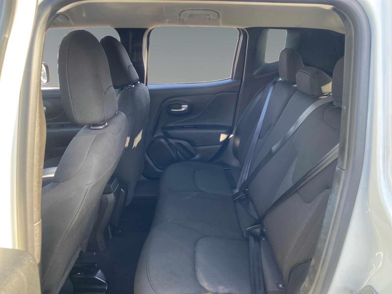 Used 2023 Jeep Renegade Latitude AWD/4WD image 13