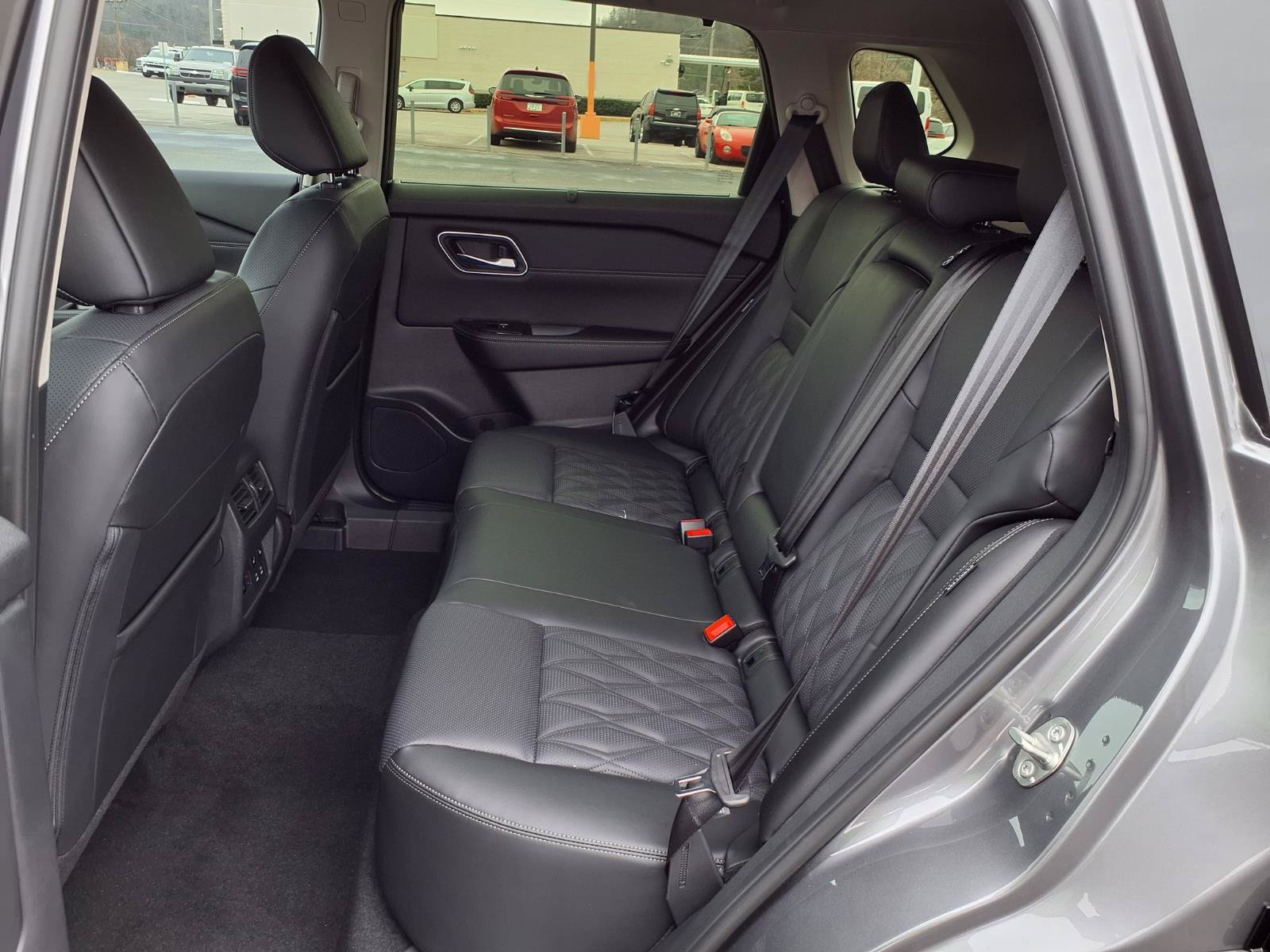 New 2026 Nissan Rogue Platinum w/ Tech Package AWD/4WD image 11