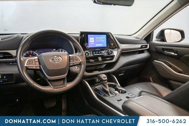 Used 2023 Toyota Highlander XLE image 24