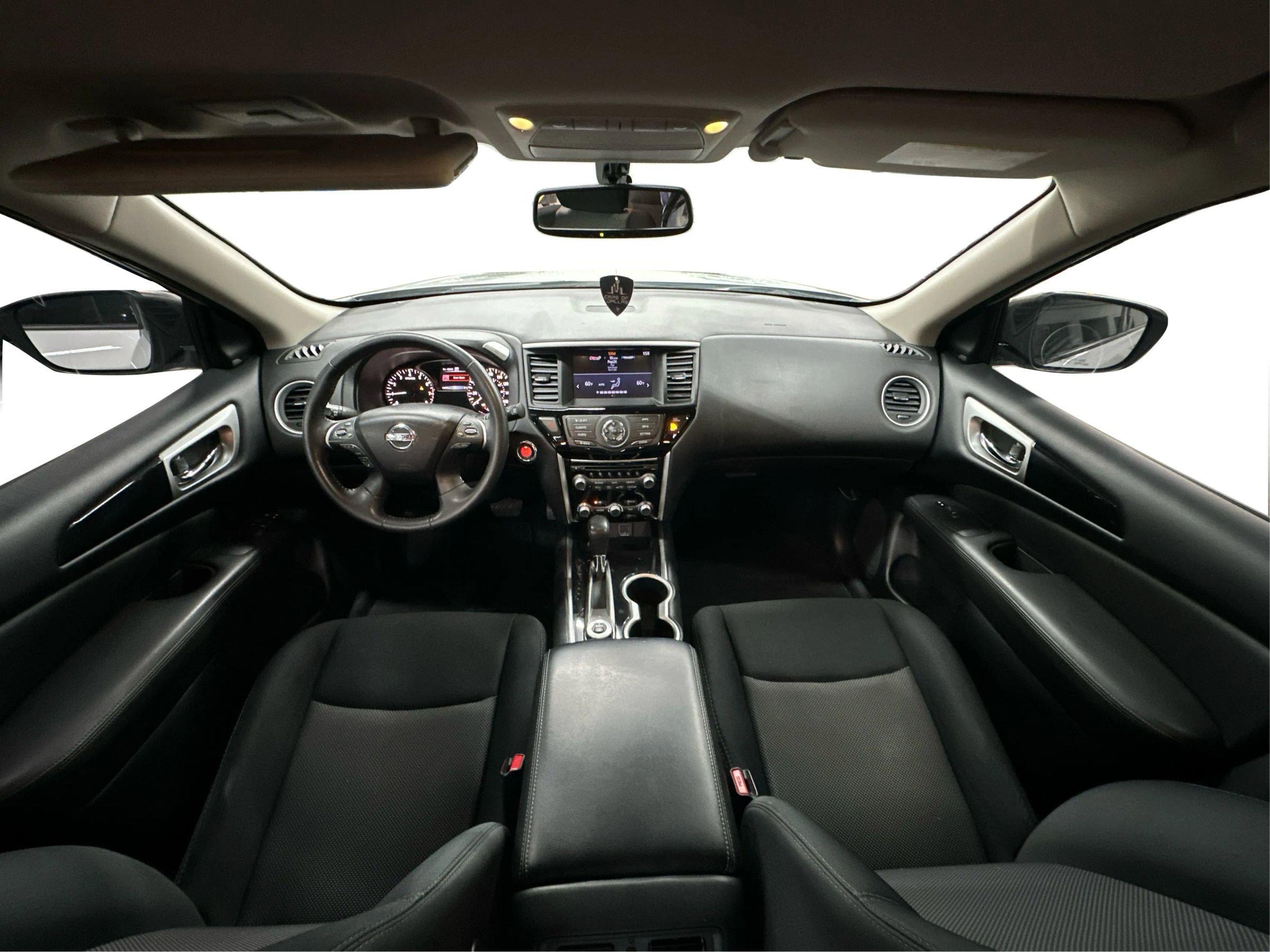 Used 2019 Nissan Pathfinder SV image 18