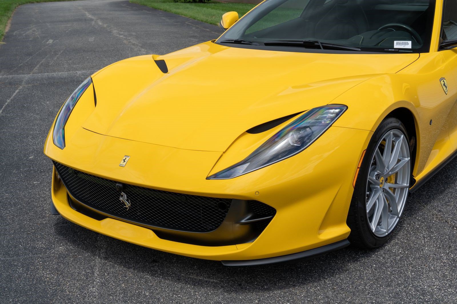 Used 2019 Ferrari 812 Superfast RWD image 26