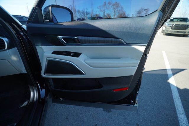 Used 2024 Kia Telluride EX w/ EX Captain's Chair Package image 21