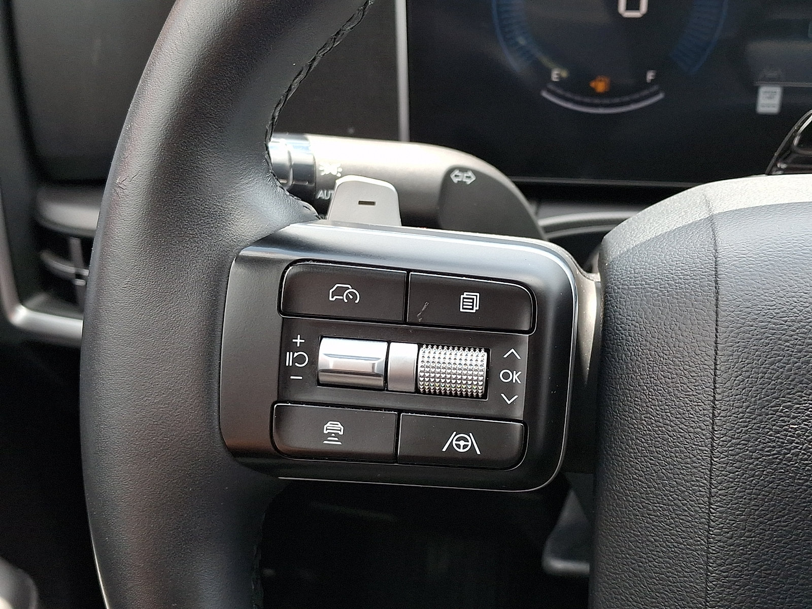 Used 2026 Hyundai Santa Fe SEL AWD/4WD image 24
