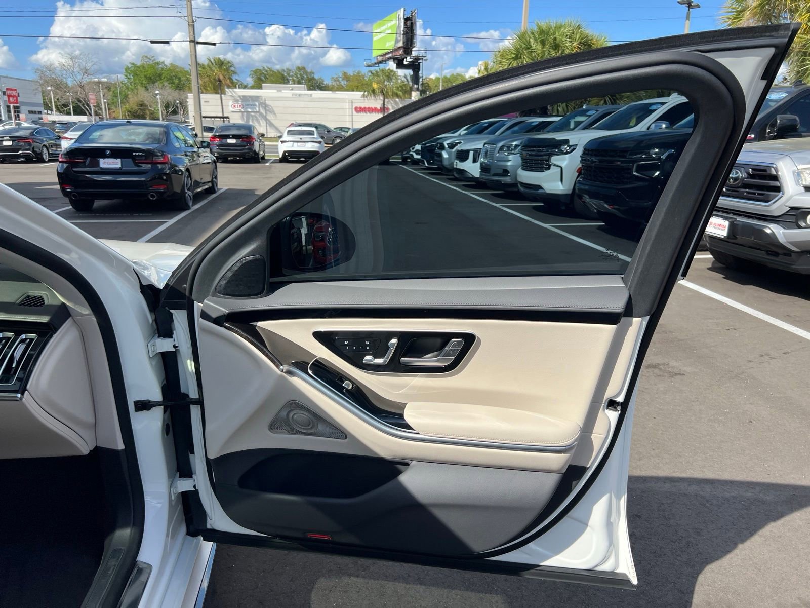 Used 2023 Mercedes-Benz S 500 4MATIC image 76