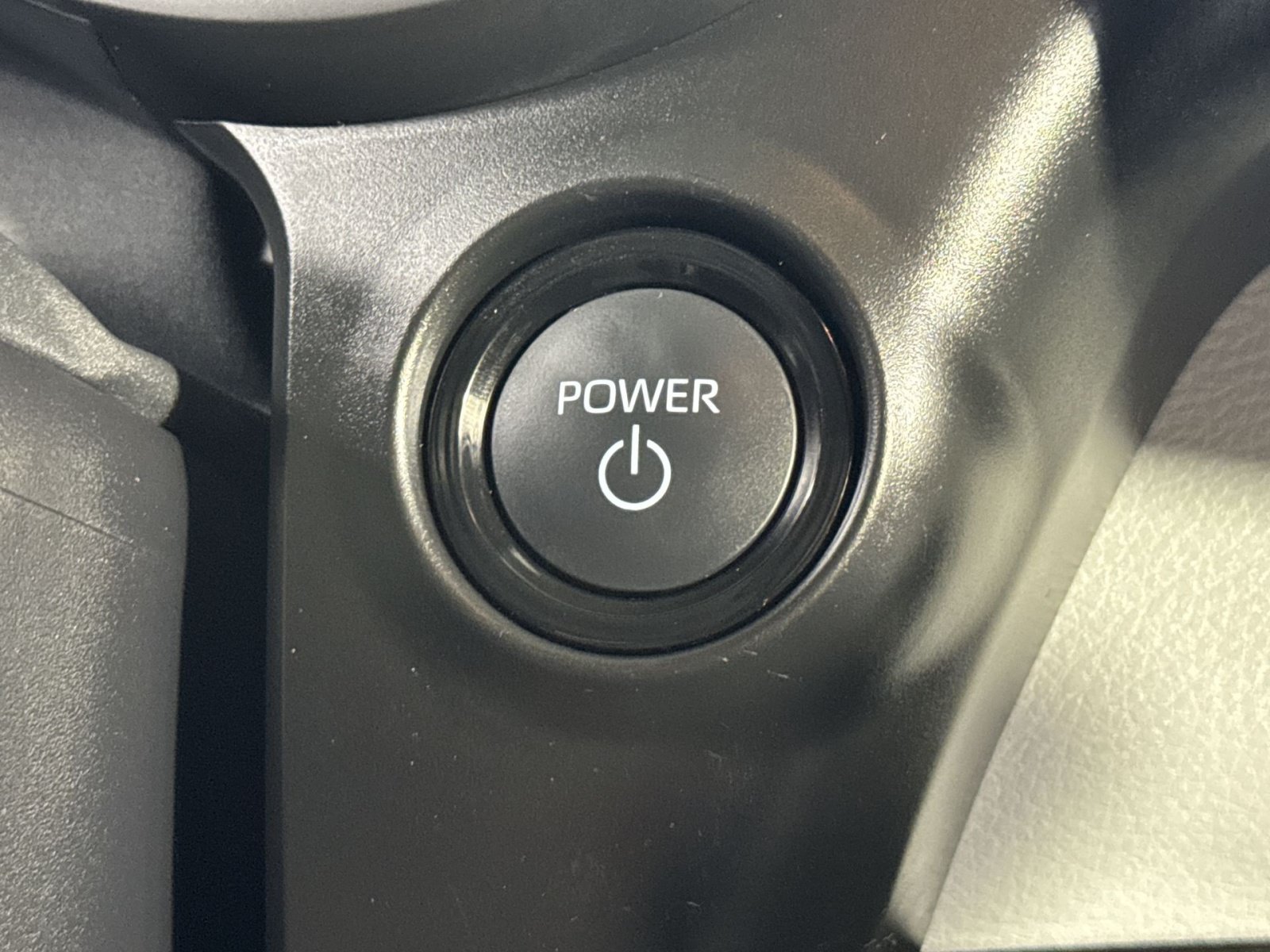 Used 2025 Toyota Sienna LE AWD/4WD image 43