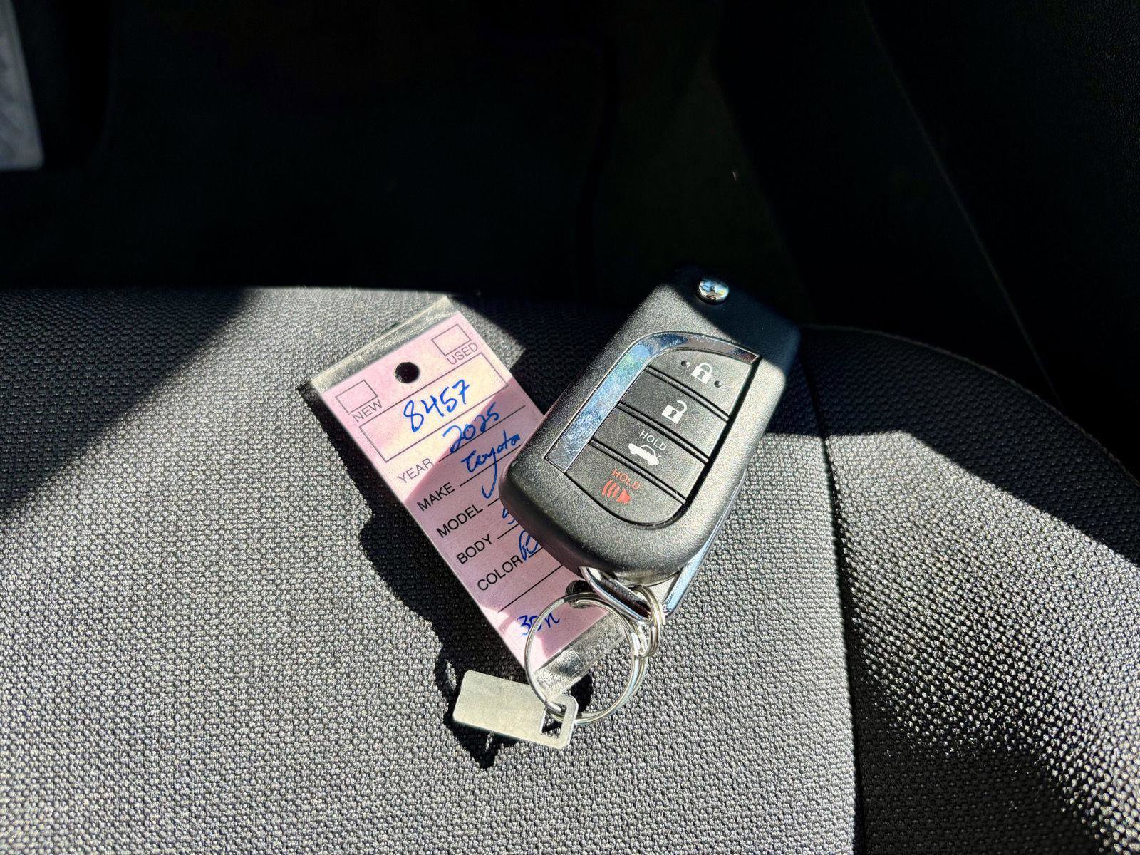 Used 2025 Toyota Corolla LE image 20