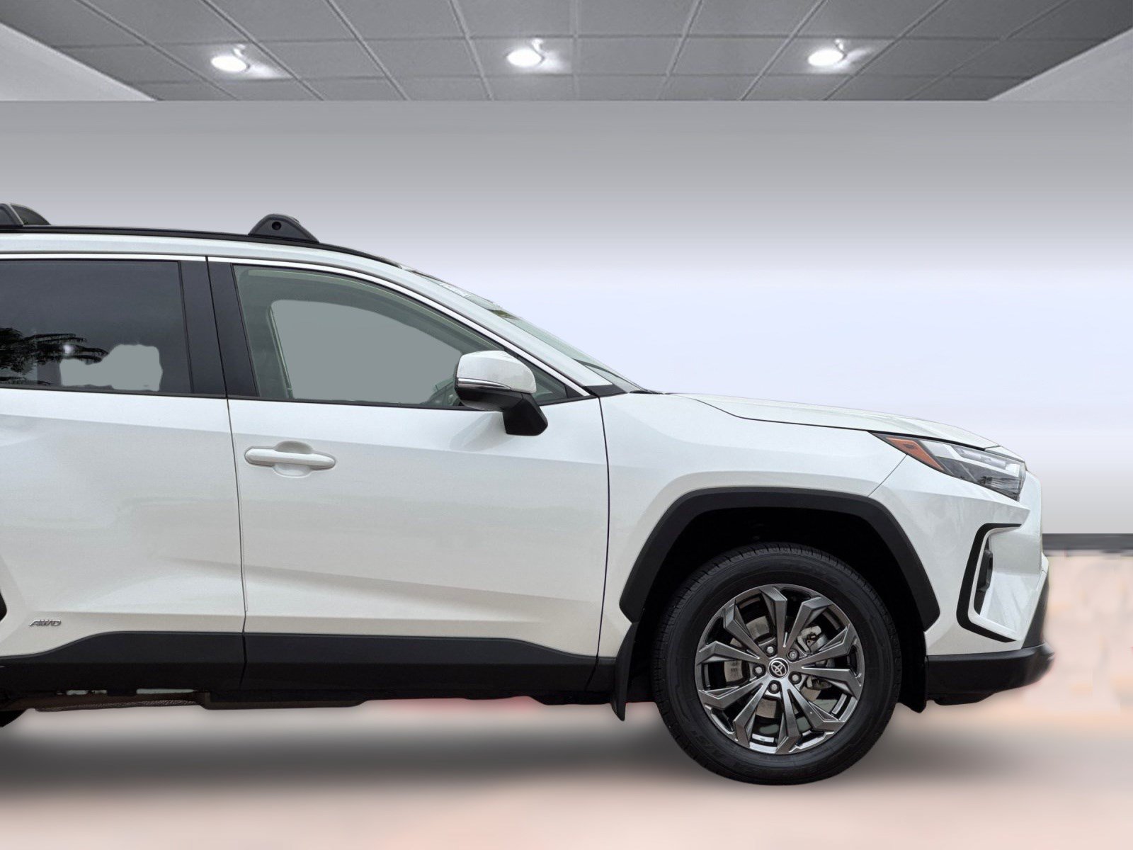Used 2022 Toyota RAV4 XLE Premium AWD/4WD image 35