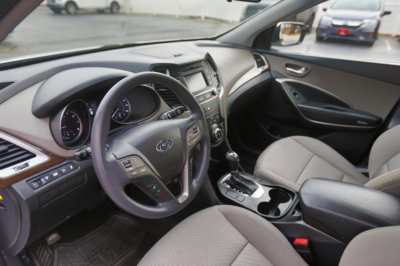 Used 2017 Hyundai Santa Fe Sport FWD image 4