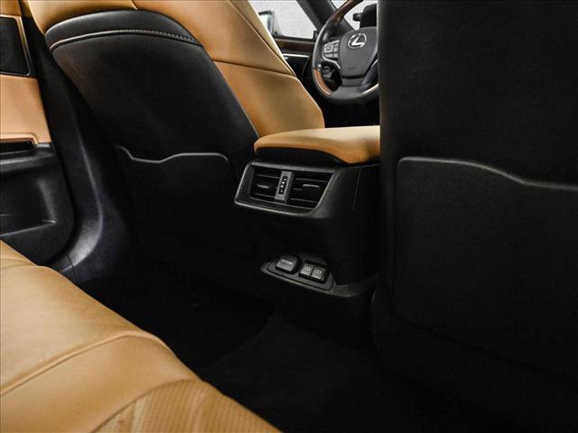 Used 2024 Lexus ES 300h Ultra Luxury w/ Accessory Package (Z1) FWD image 18