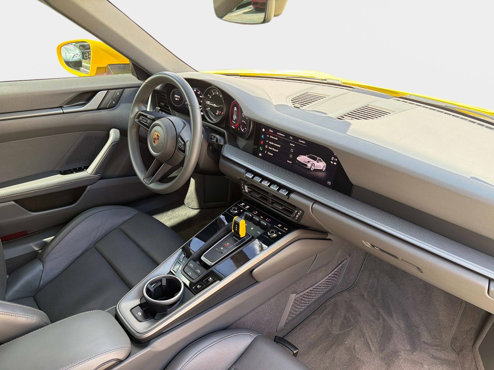 Used 2022 Porsche 911 Carrera RWD image 25