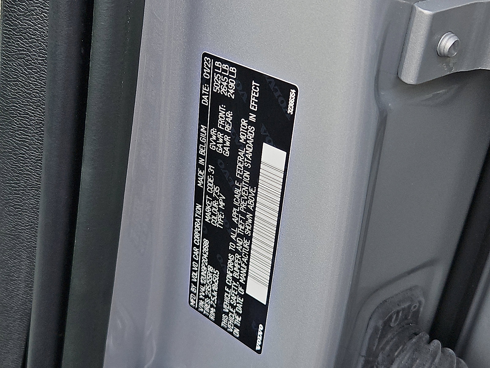 Certified 2023 Volvo XC40 B5 Plus w/ Driver Assist Package AWD/4WD image 27