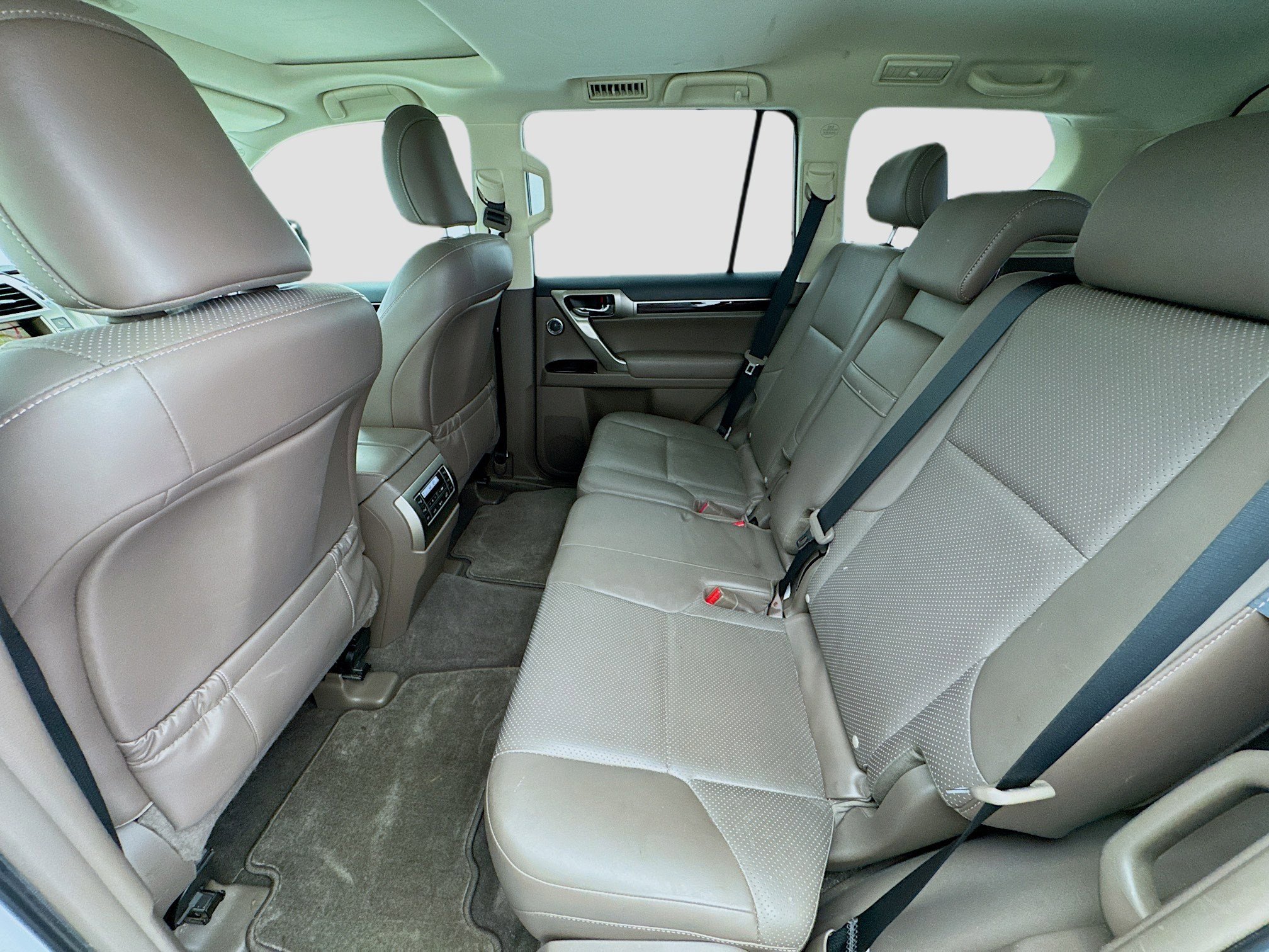 Used 2018 Lexus GX 460 Luxury w/ Preferred Accessory Package image 16