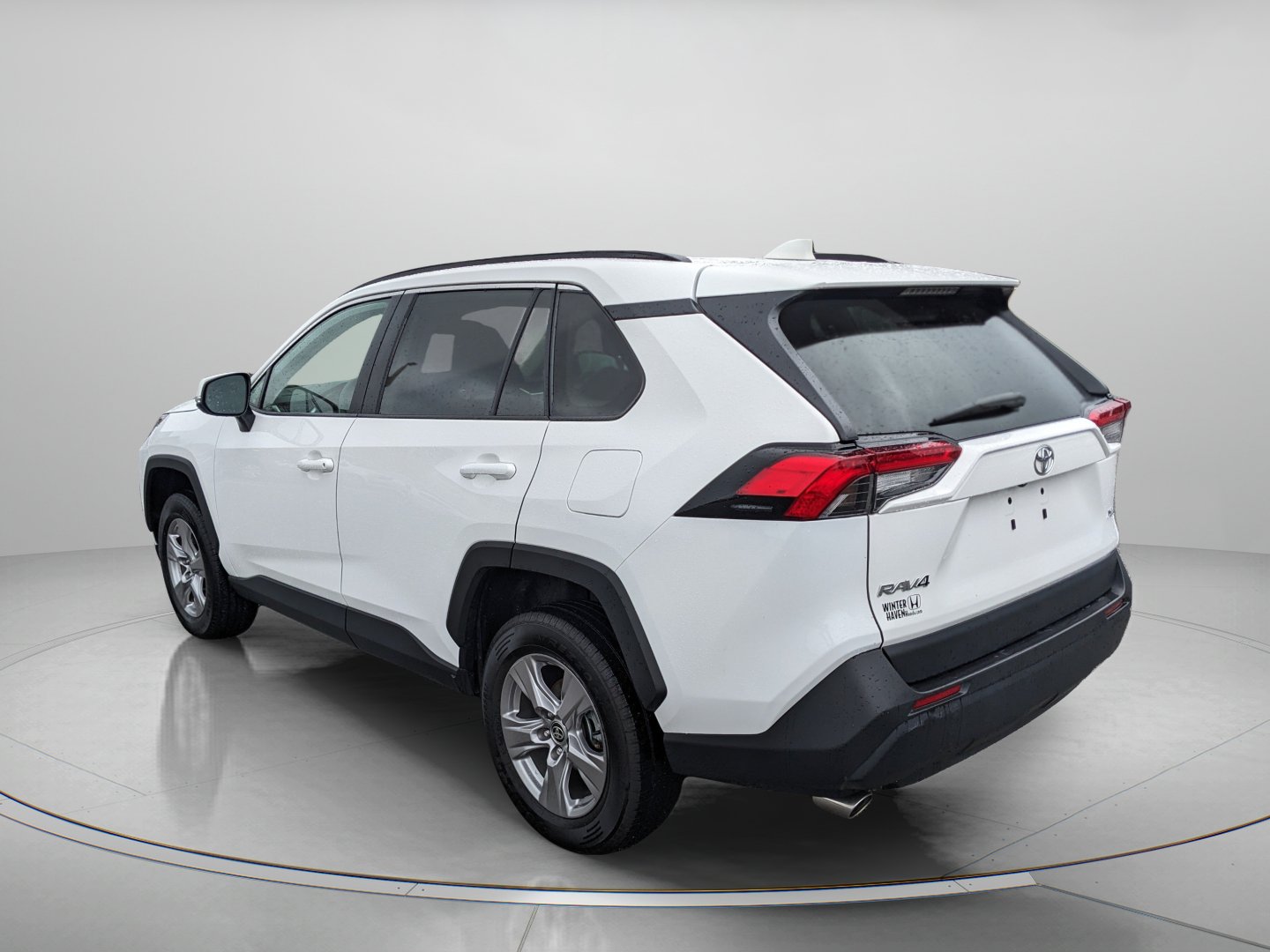 Used 2025 Toyota RAV4 XLE FWD image 6
