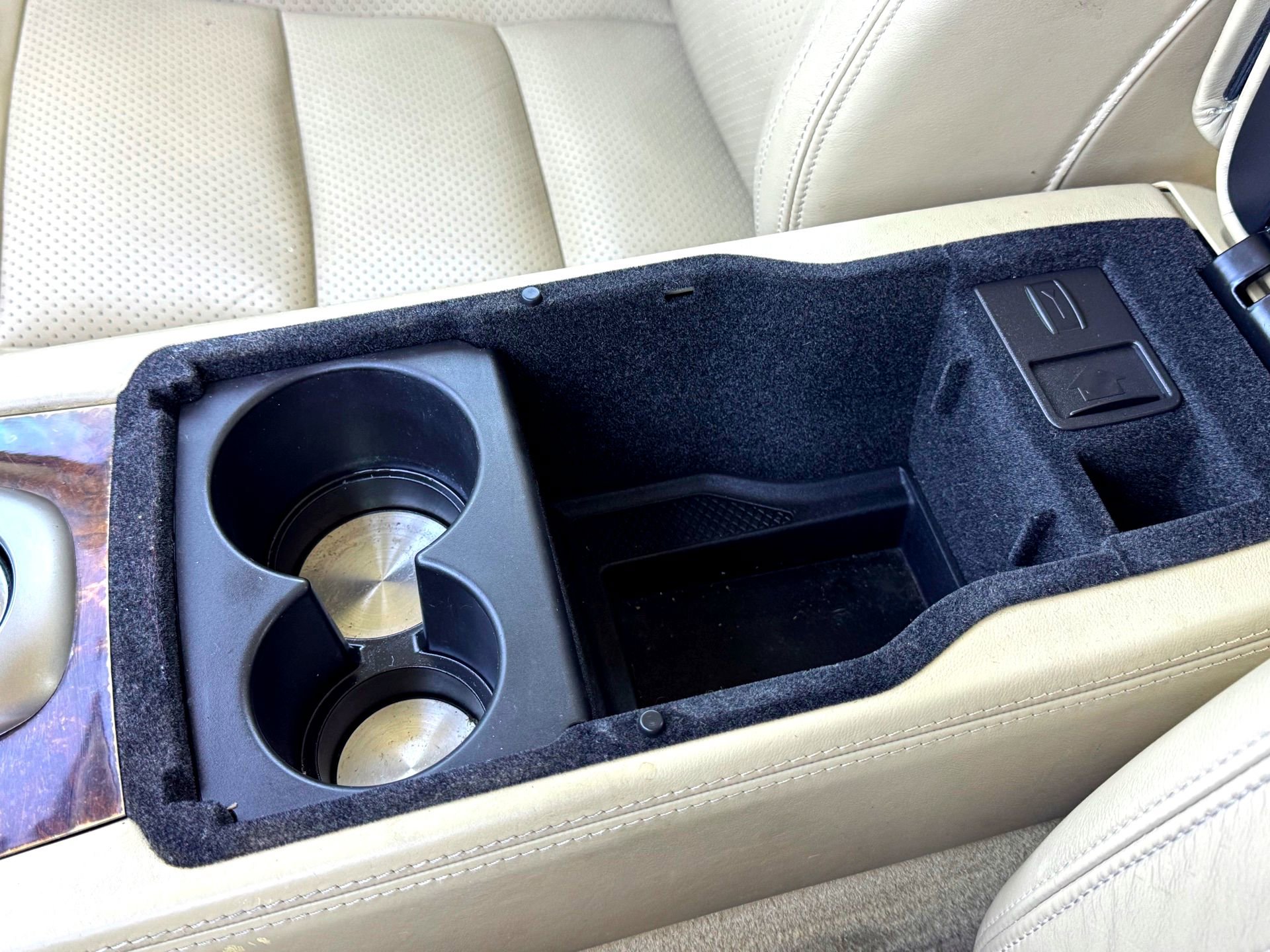 Used 2007 Jaguar XKR R image 31