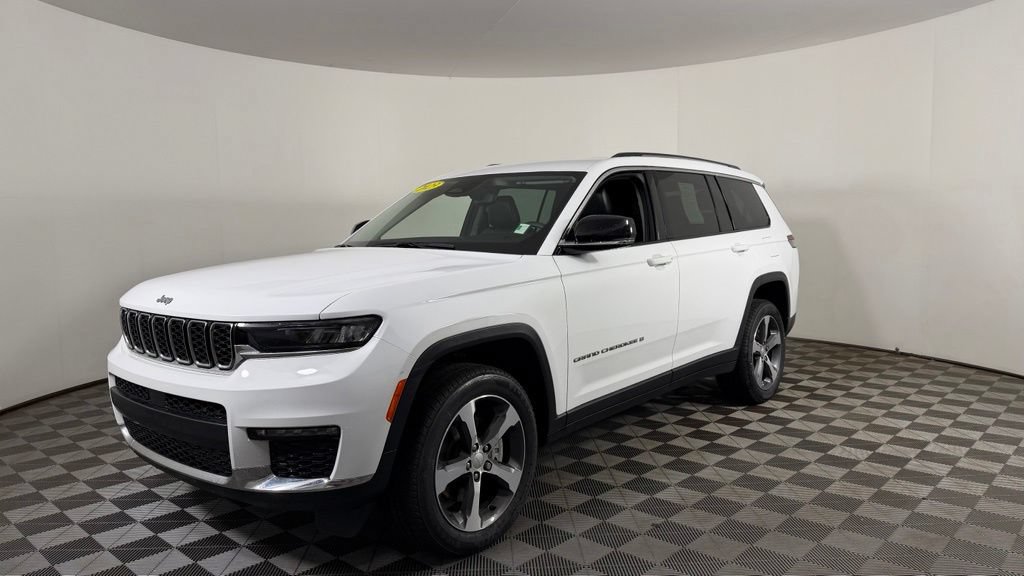 Used 2023 Jeep Grand Cherokee L Limited AWD/4WD image 3