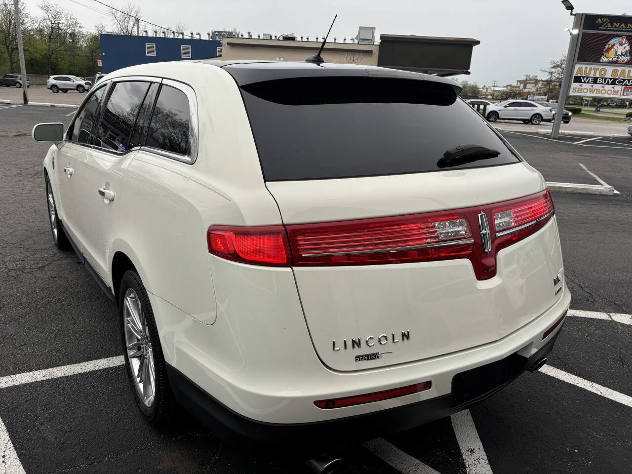 Used 2014 Lincoln MKT AWD w/ Equipment Group 201A image 4