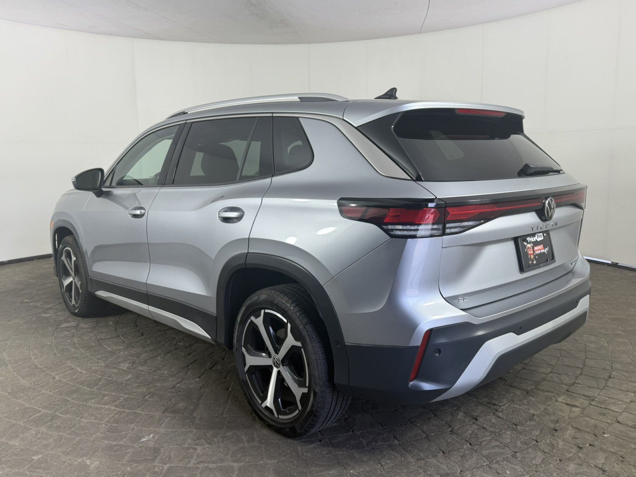 Used 2026 Volkswagen Tiguan SE AWD/4WD image 5