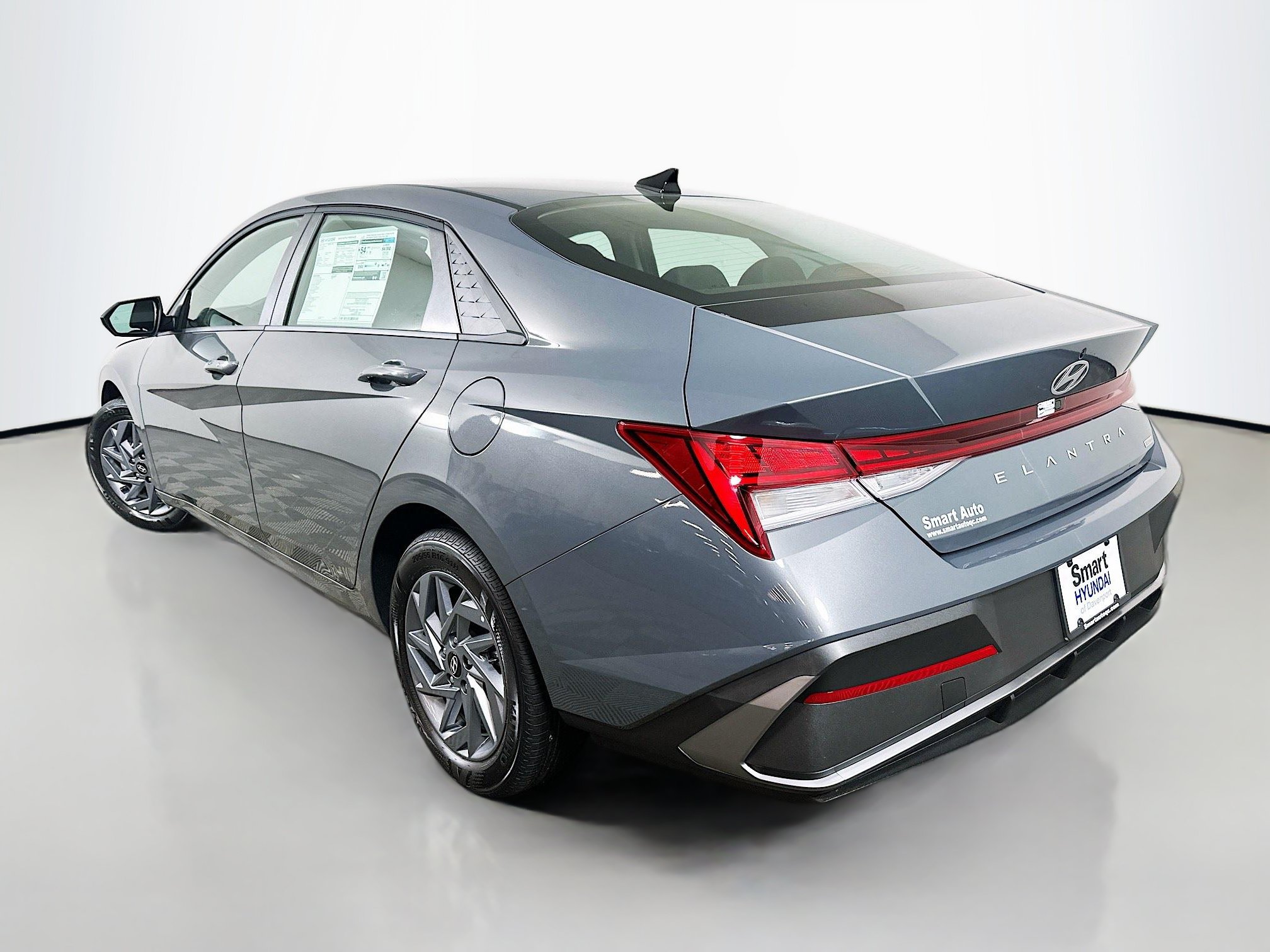 New 2026 Hyundai Elantra Hybrid FWD image 5
