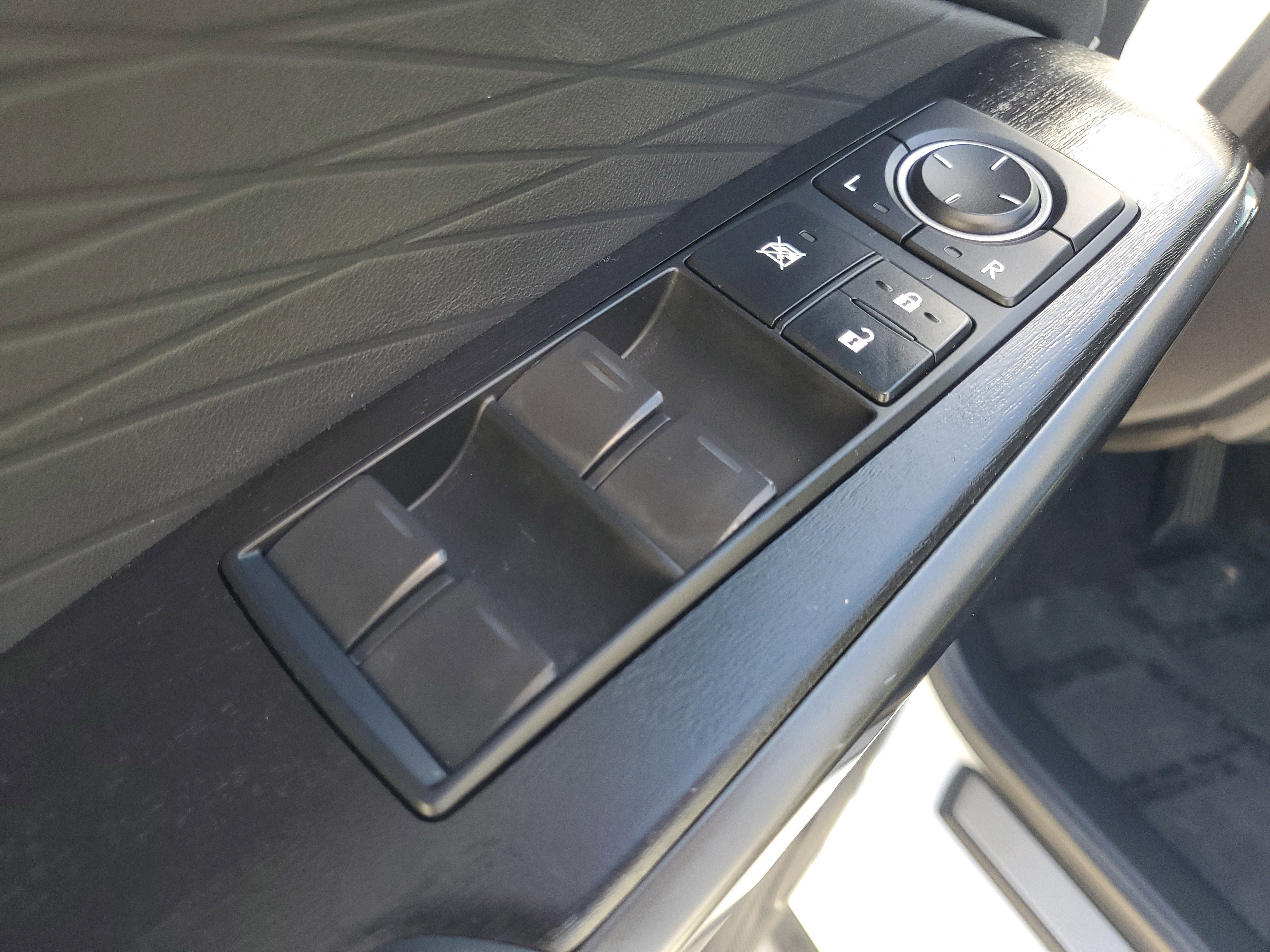 Used 2023 Lexus IS 300 w/ Premium Package RWD image 23