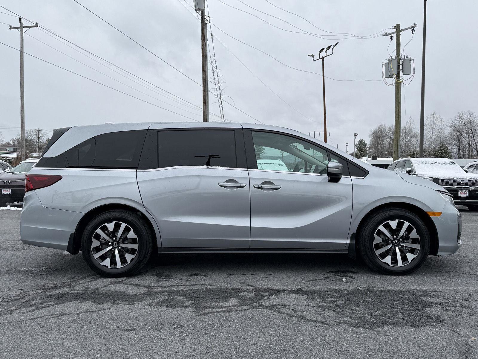 Certified 2026 Honda Odyssey EX-L image 4