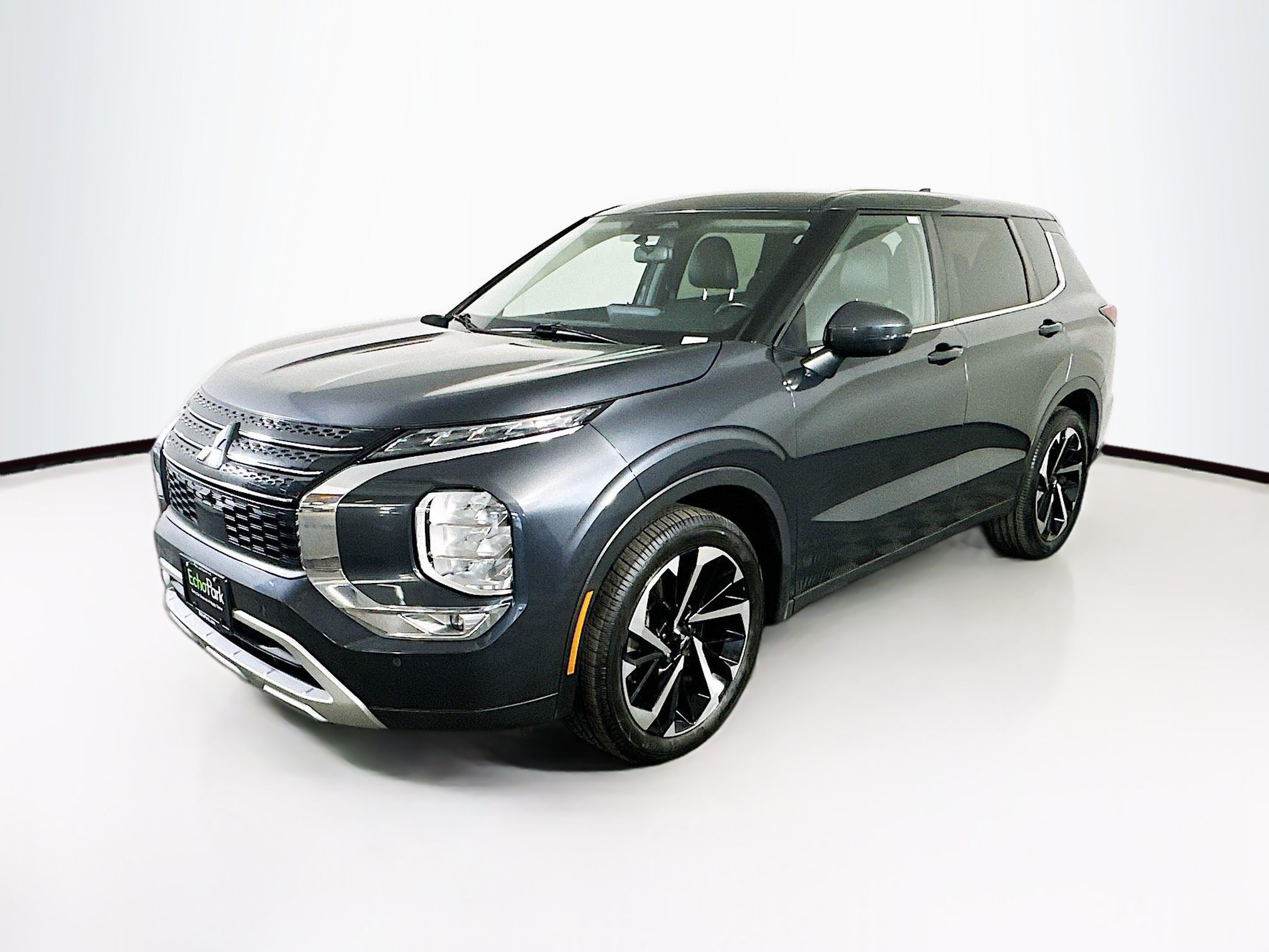 Used 2024 Mitsubishi Outlander SE FWD image 3