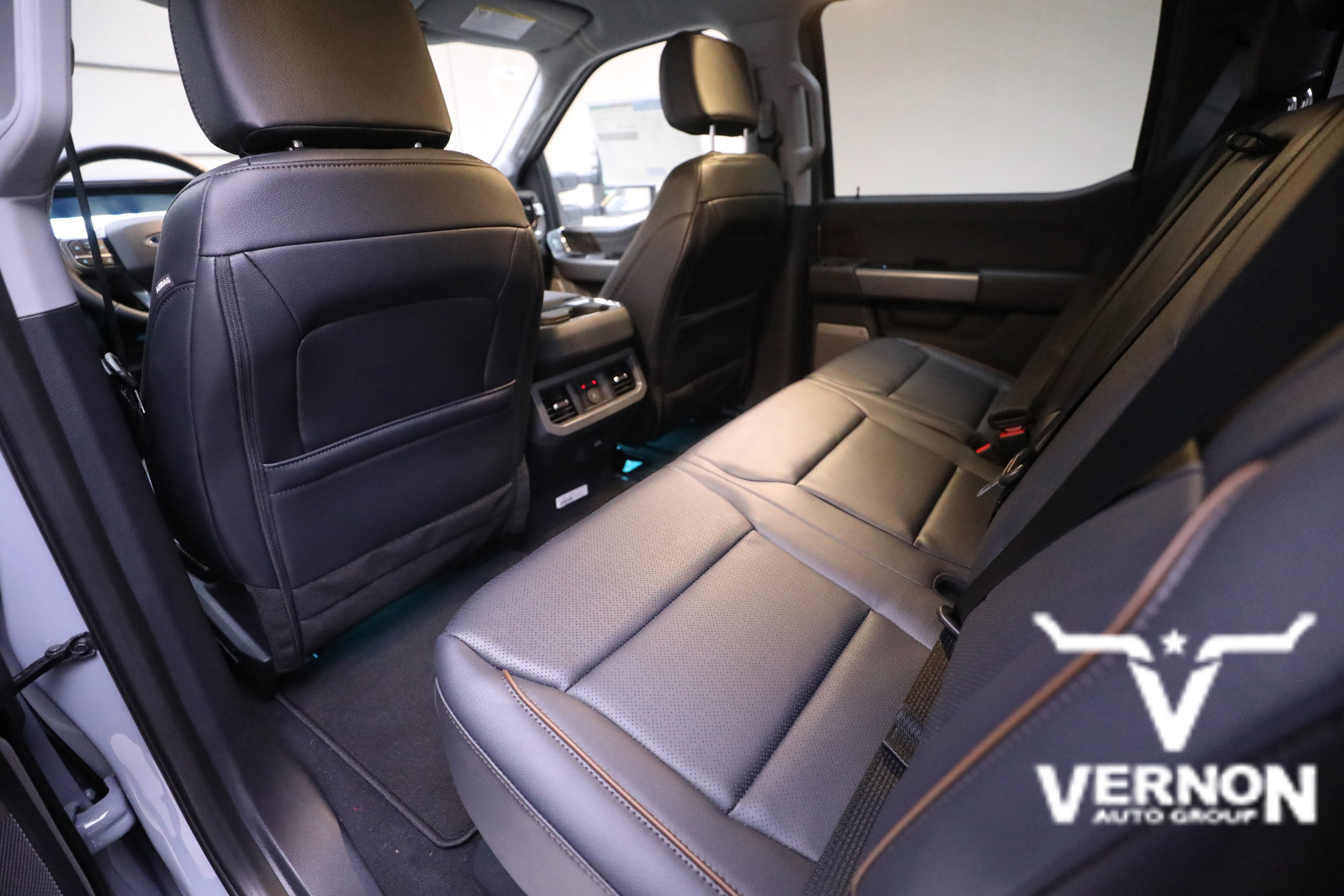 New 2026 Ford F250 Lariat w/ Chrome Package image 9