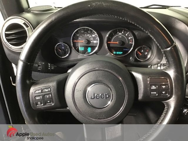 Used 2016 Jeep Wrangler Unlimited Sahara w/ Connectivity Group image 13