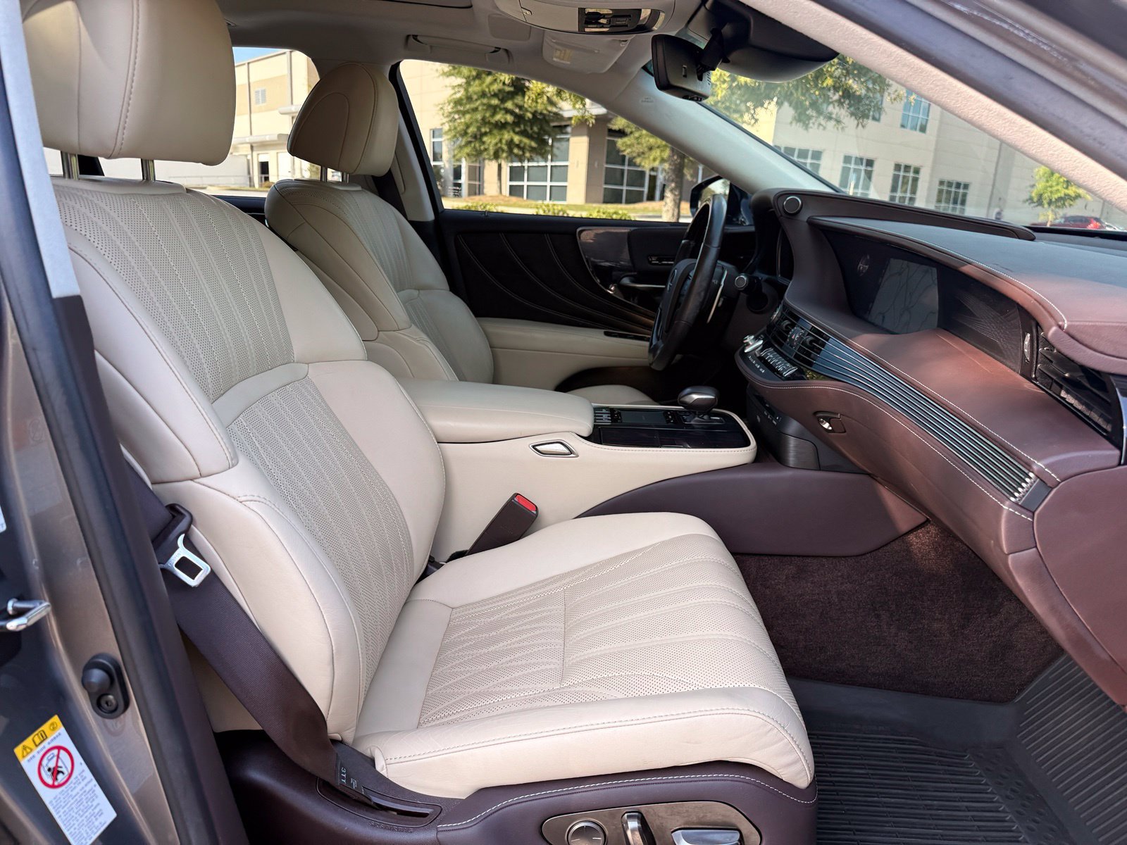 Used 2018 Lexus LS 500 w/ Interior Upgrade Package RWD image 36