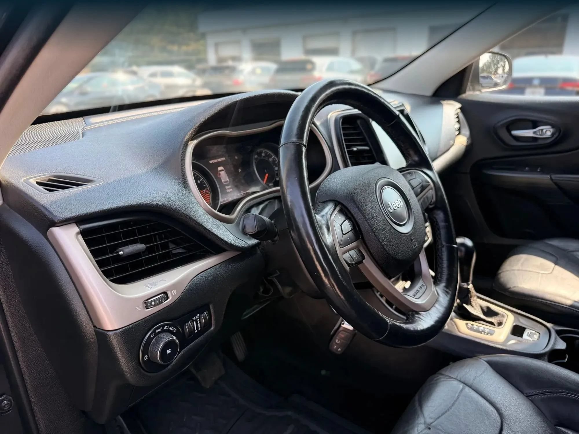Used 2015 Jeep Cherokee Limited AWD/4WD image 17