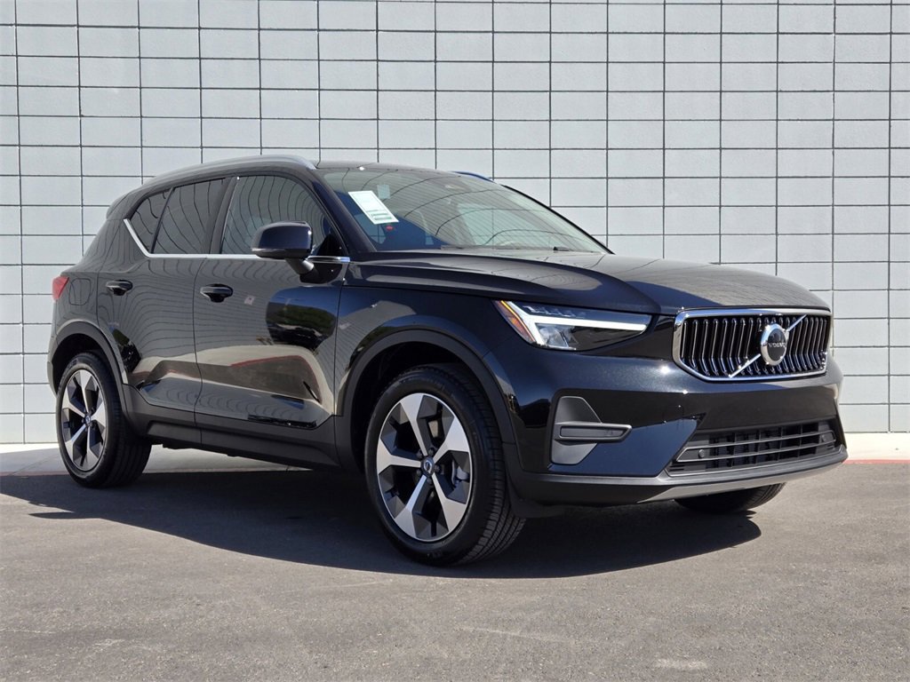 New 2025 Volvo XC40 B5 Core w/ Protection Package Premier image 4