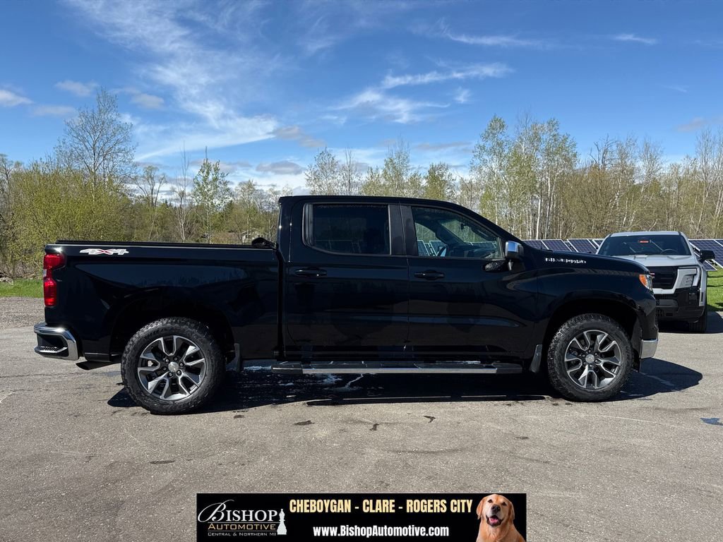 Used 2023 Chevrolet Silverado 1500 LT AWD/4WD image 16