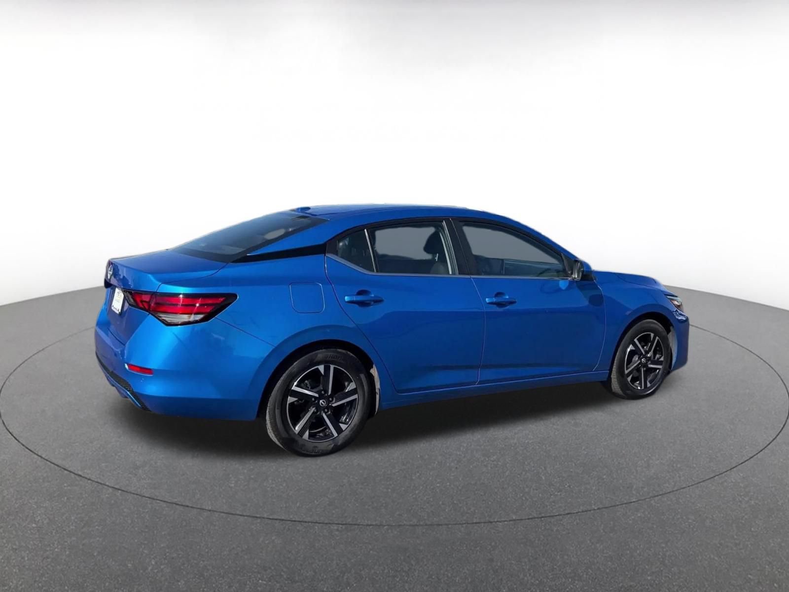 Used 2025 Nissan Sentra SV FWD image 12