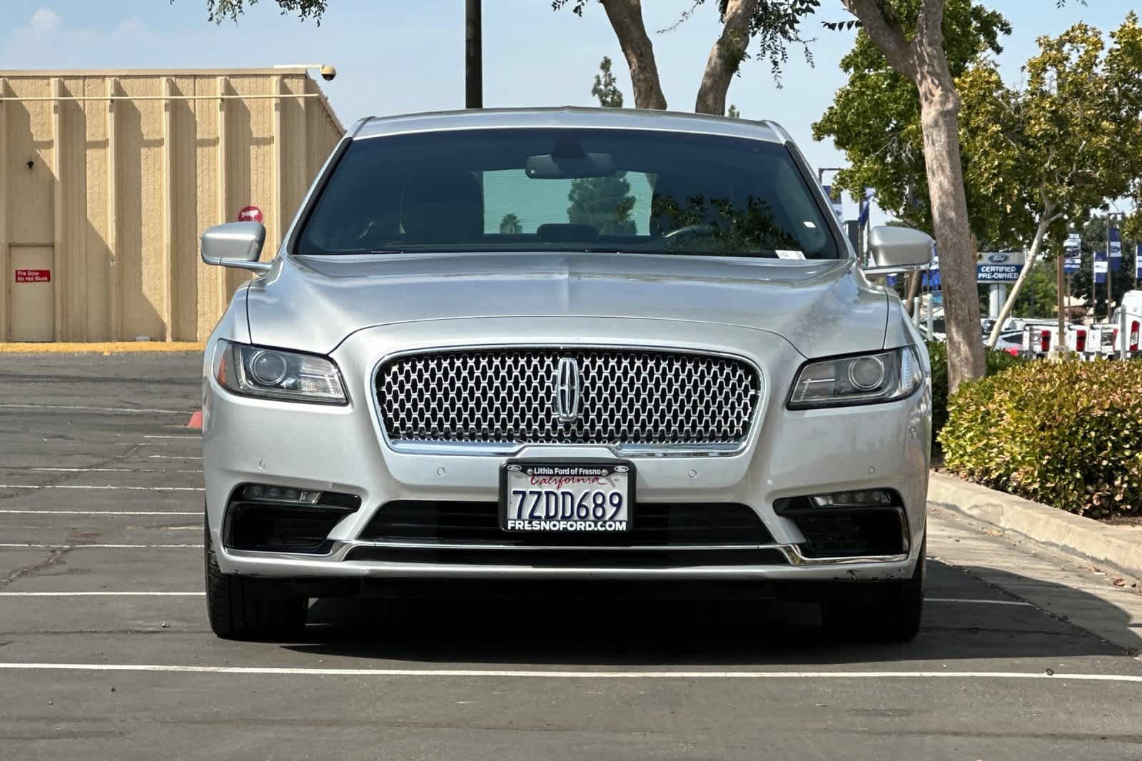 Used 2017 Lincoln Continental Select FWD image 11