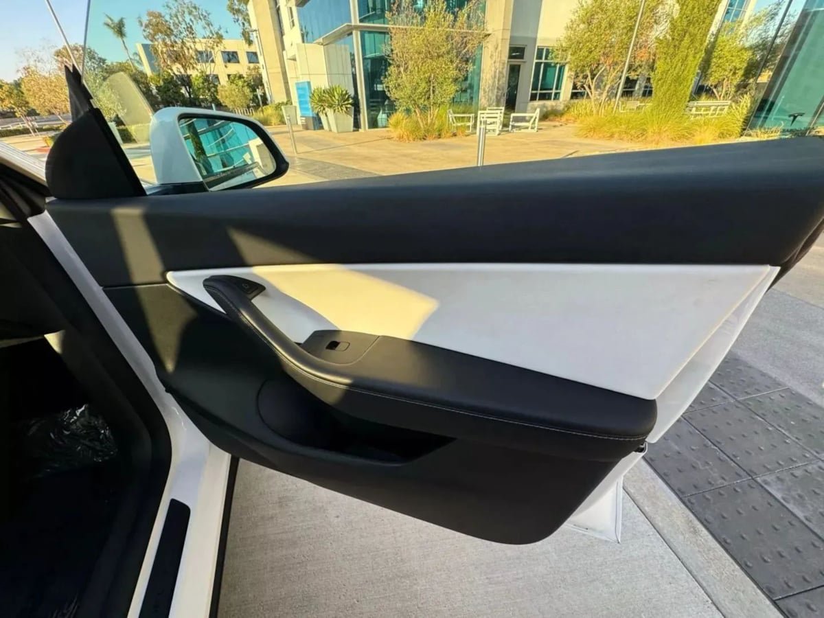 Used 2023 Tesla Model Y Long Range AWD/4WD image 32