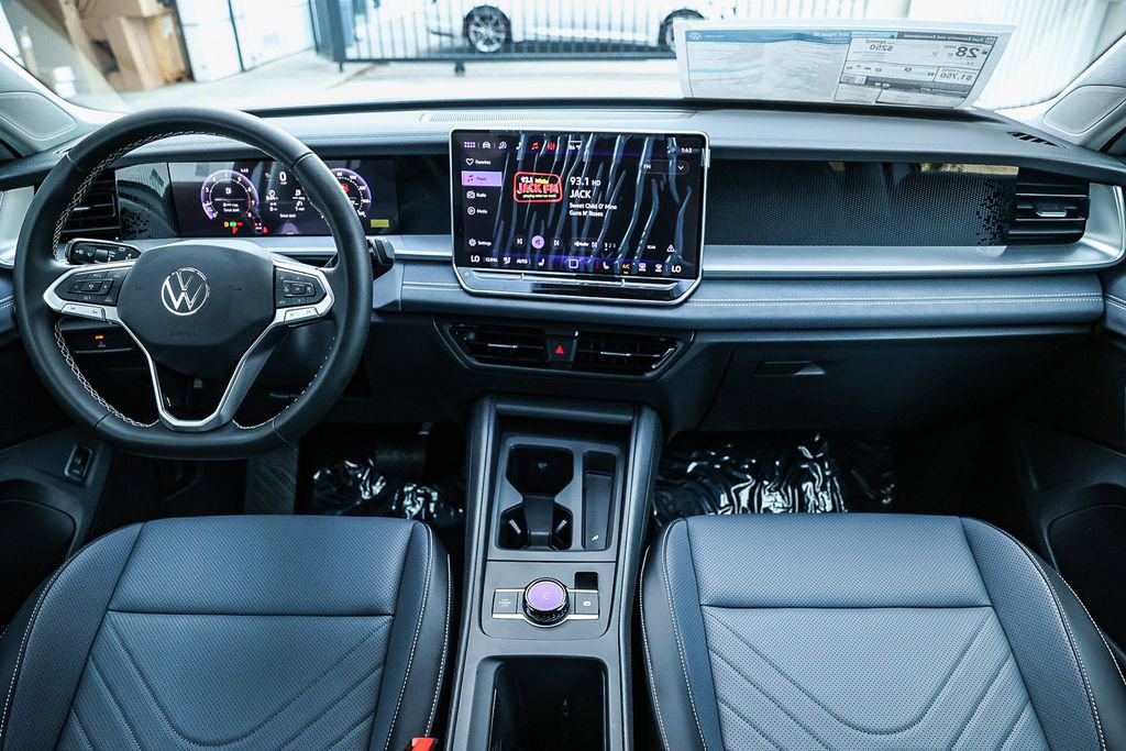 New 2026 Volkswagen Tiguan SE image 11