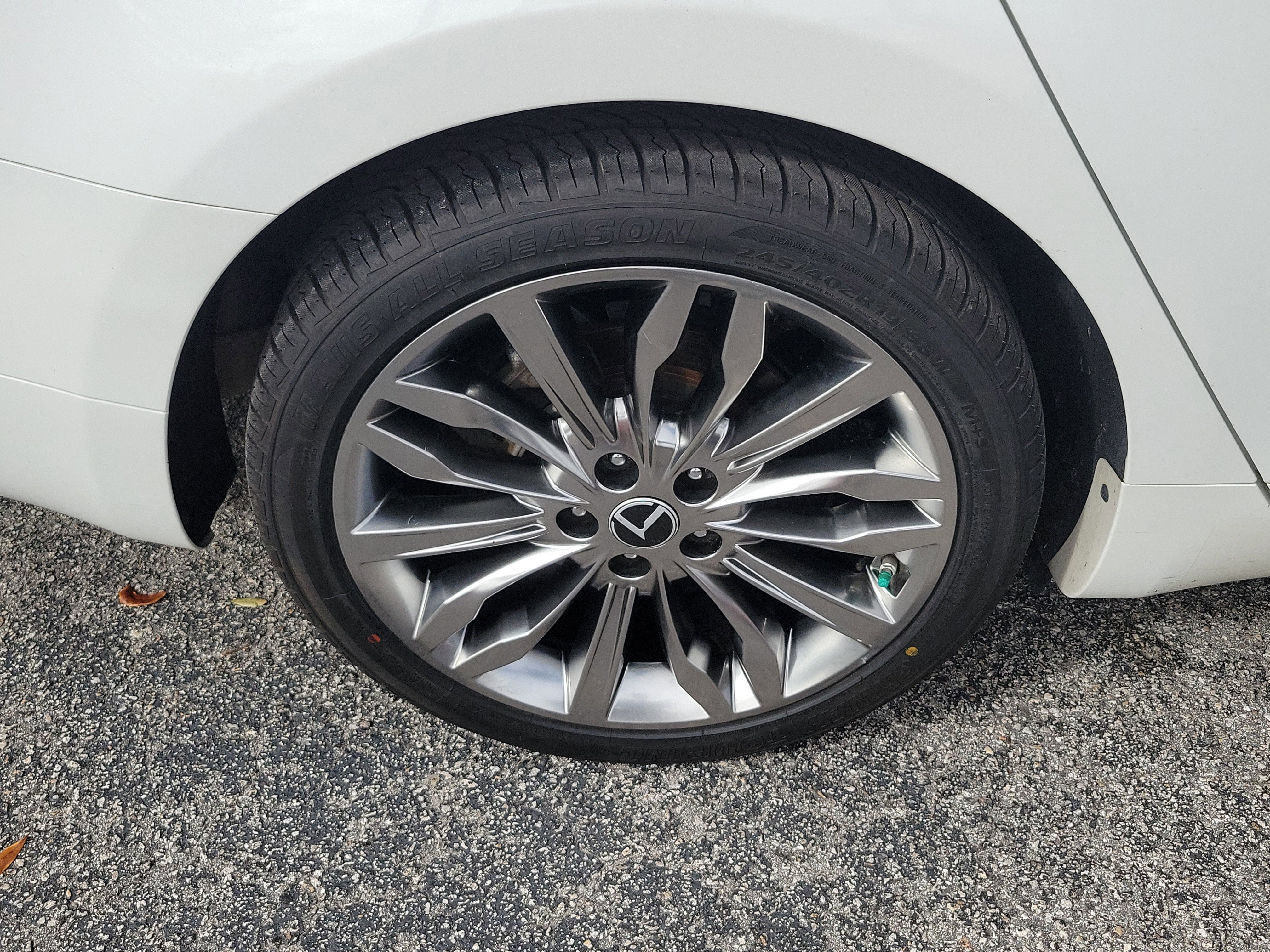 Certified 2020 Kia Cadenza Limited image 41