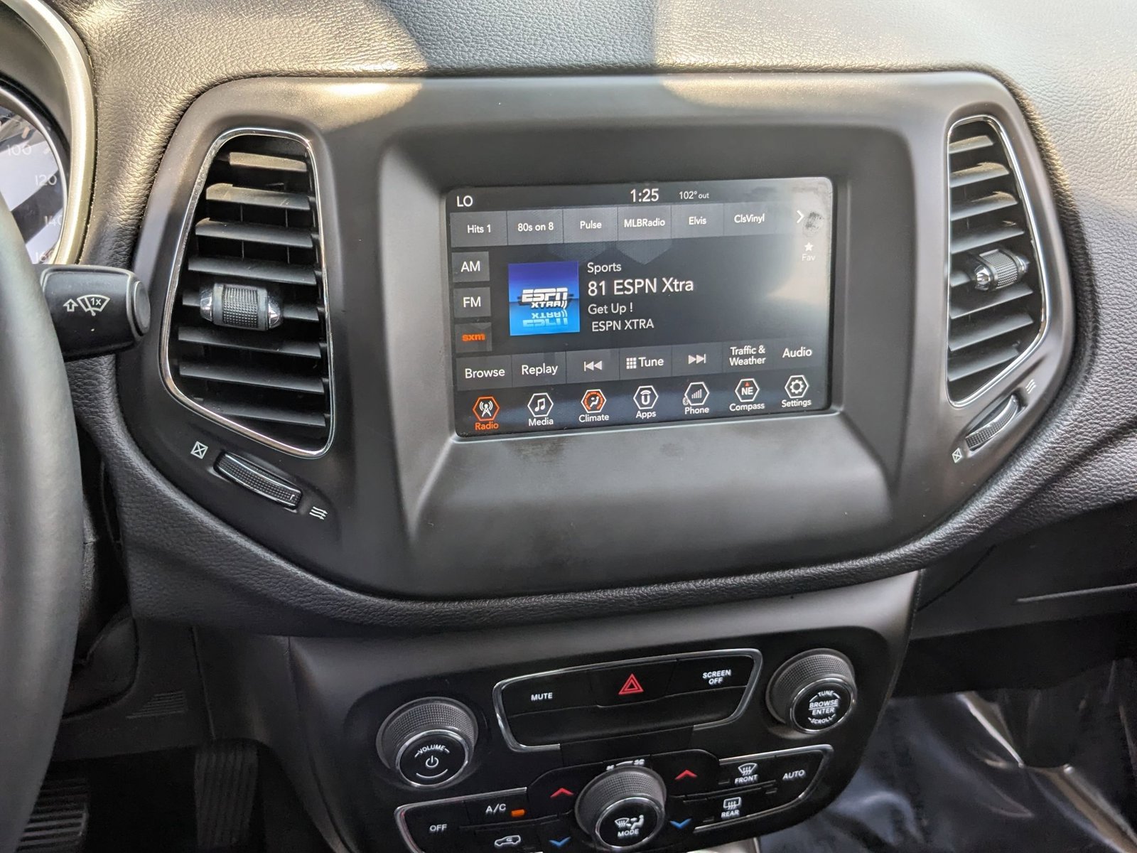 Used 2018 Jeep Compass Latitude w/ Popular Equipment Group AWD/4WD image 13