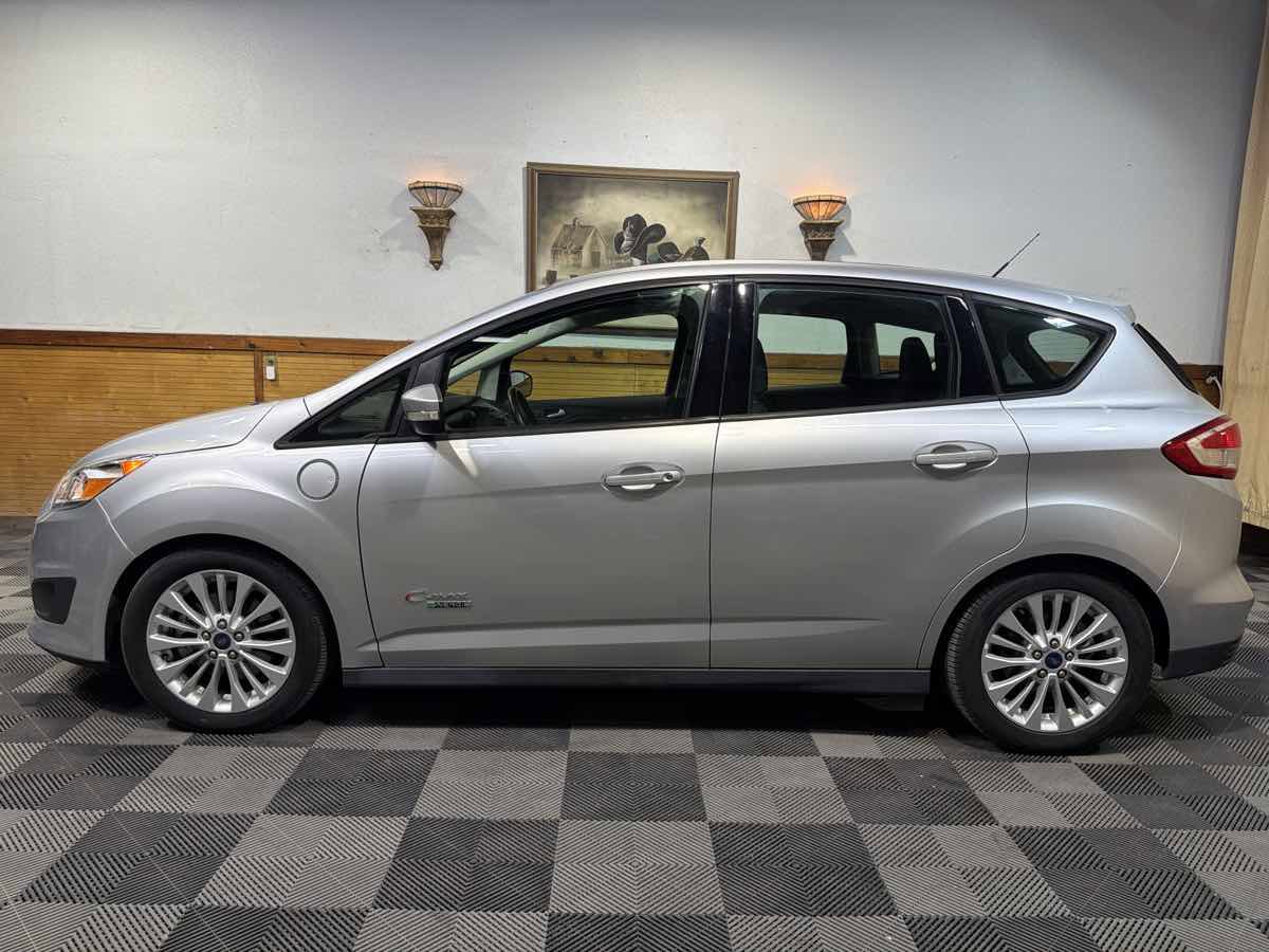 Used 2017 Ford C-MAX Energi SE FWD image 2