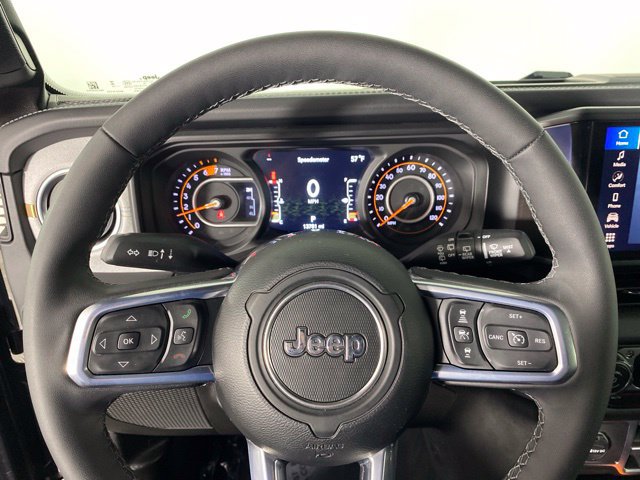 Used 2026 Jeep Wrangler Unlimited Sahara AWD/4WD image 24