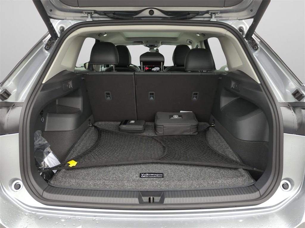 New 2026 Volkswagen Tiguan SE image 42