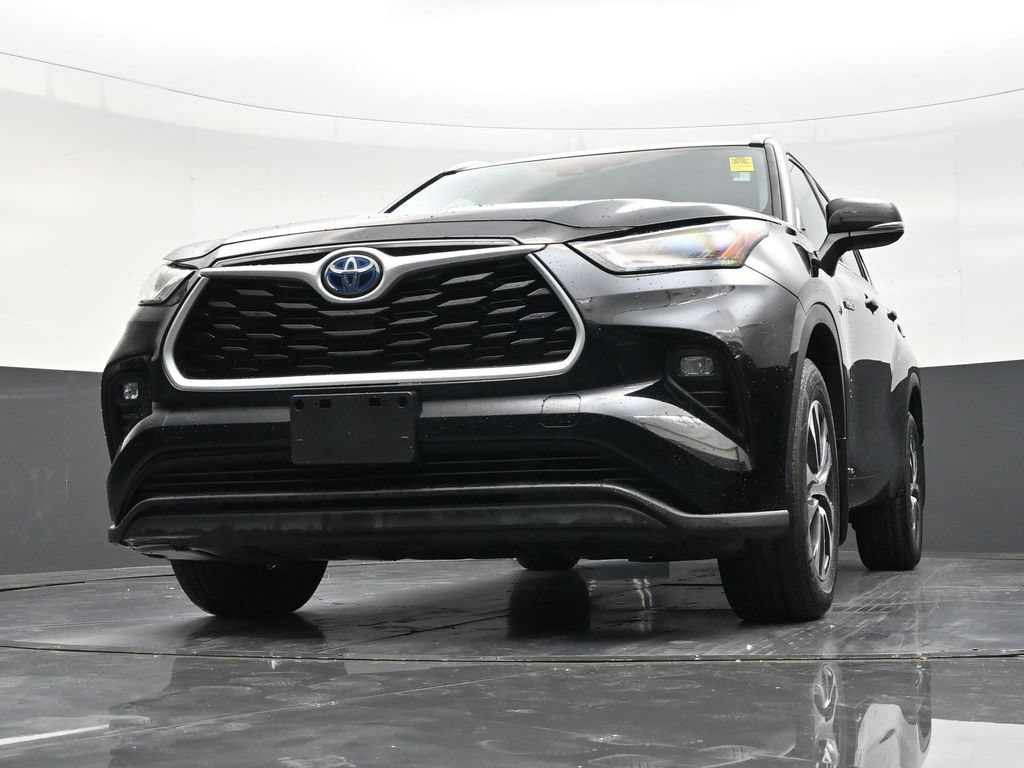 Used 2021 Toyota Highlander XLE AWD/4WD image 27