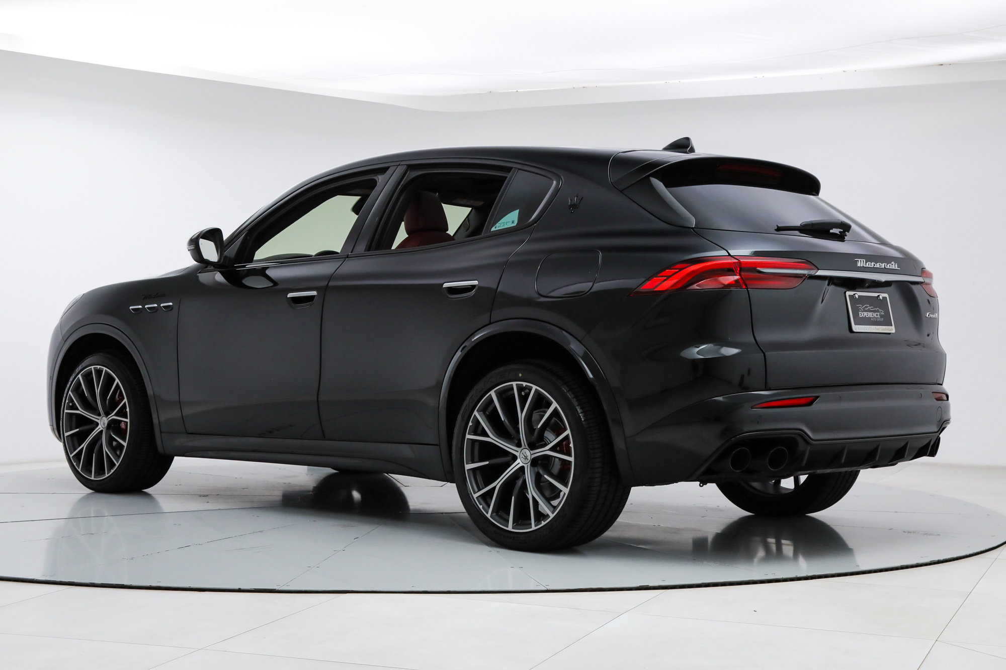Certified 2023 Maserati Grecale Modena AWD/4WD image 3