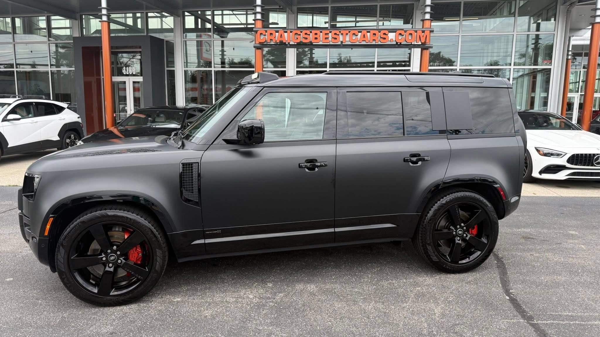 Used 2025 Land Rover Defender 110 X AWD/4WD image 9