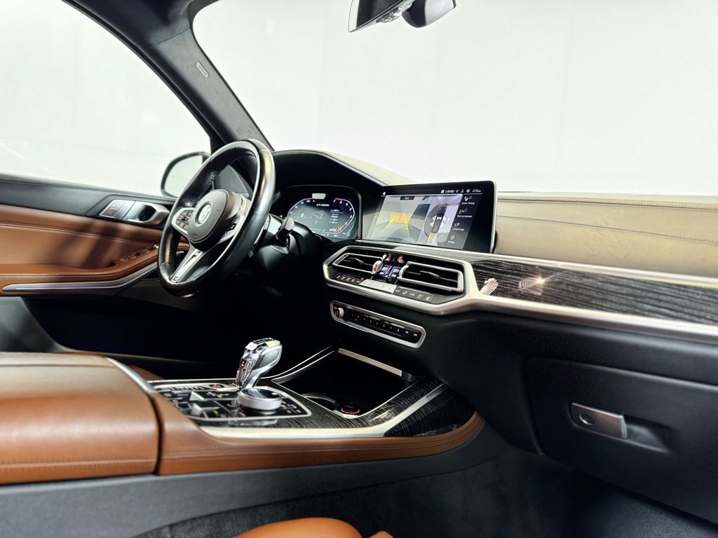 Used 2022 BMW X7 M50i image 13