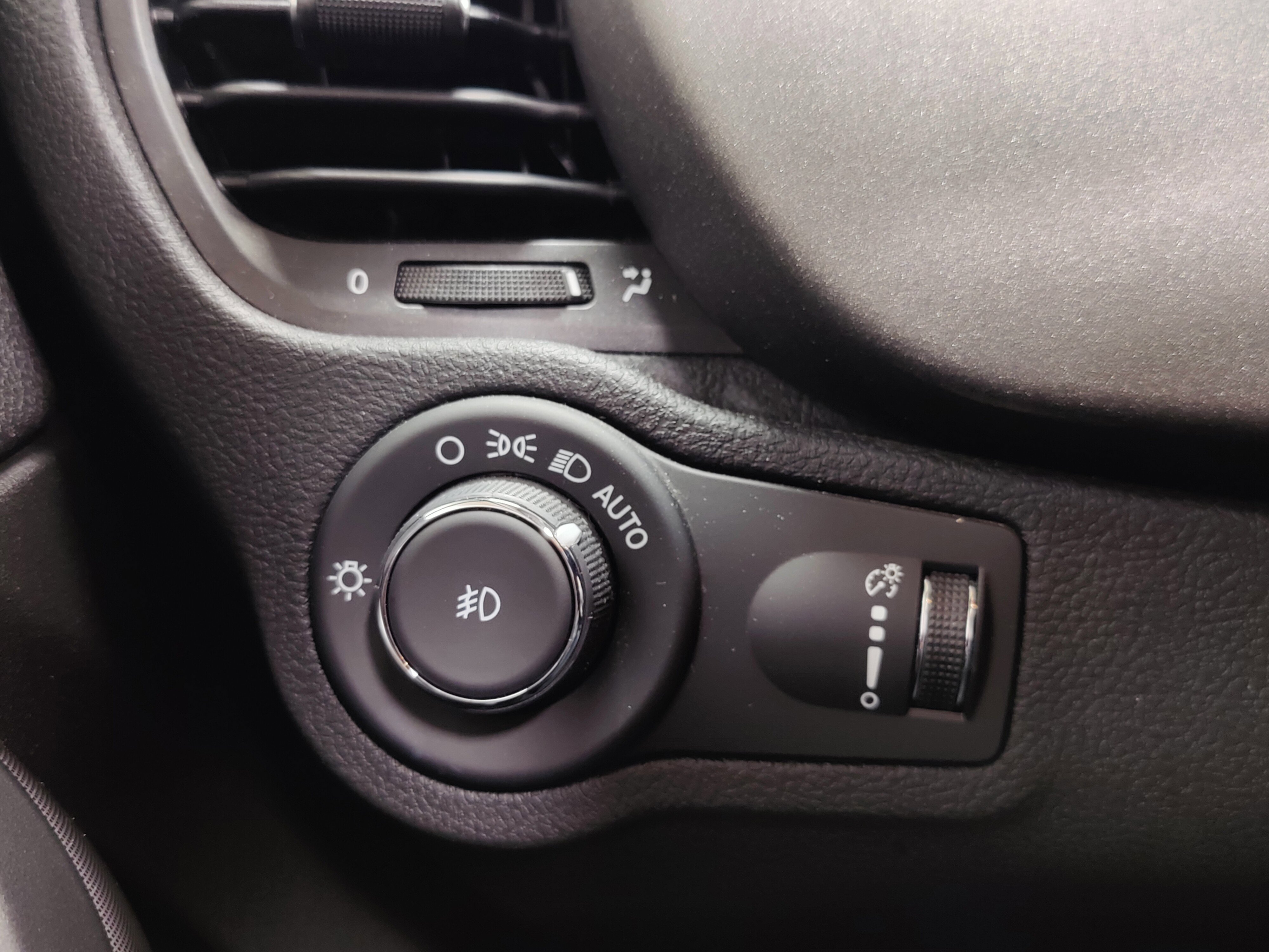 Used 2023 FIAT 500X Pop image 24