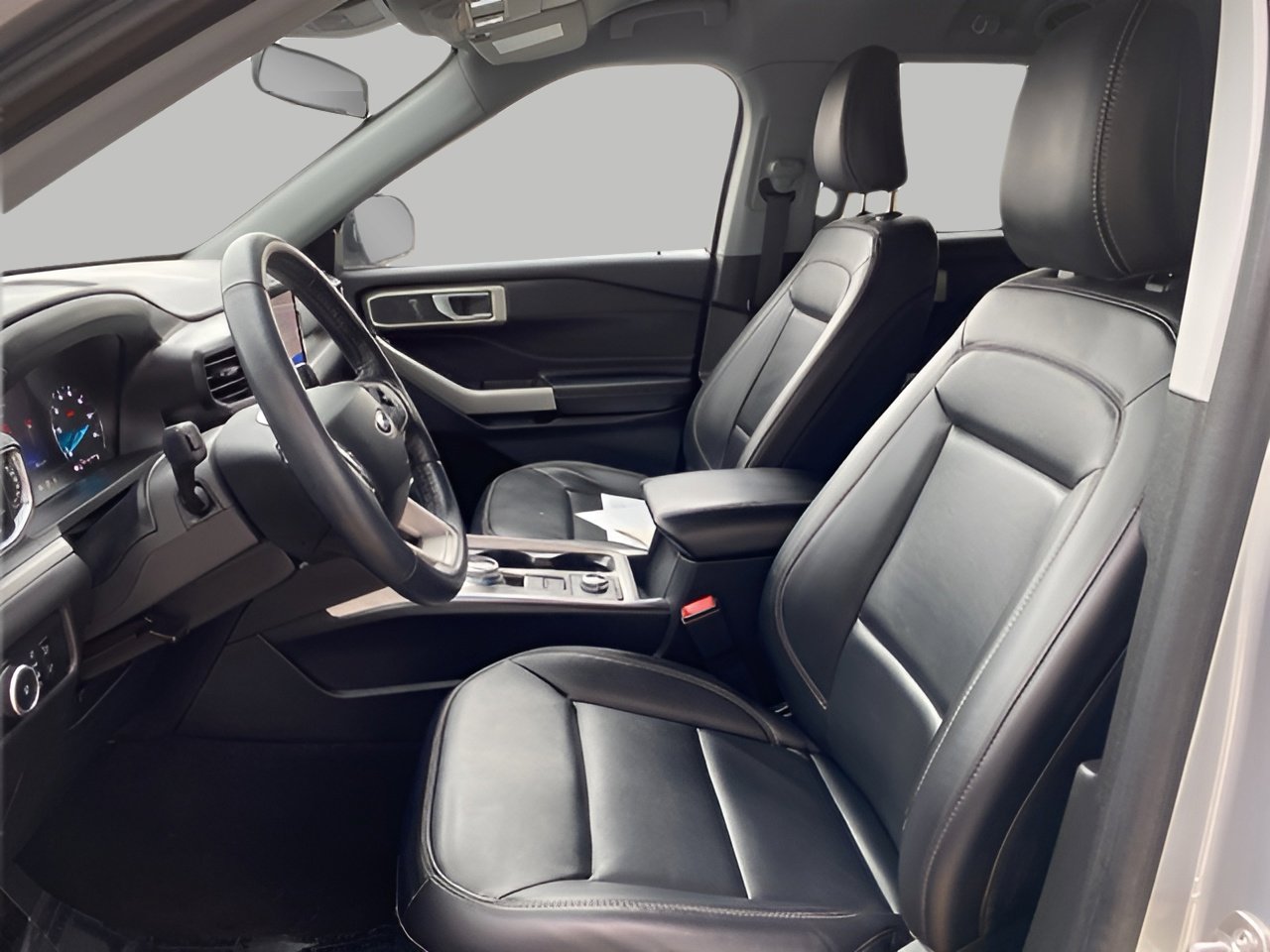 Used 2023 Ford Explorer XLT w/ Equipment Group 202A image 38