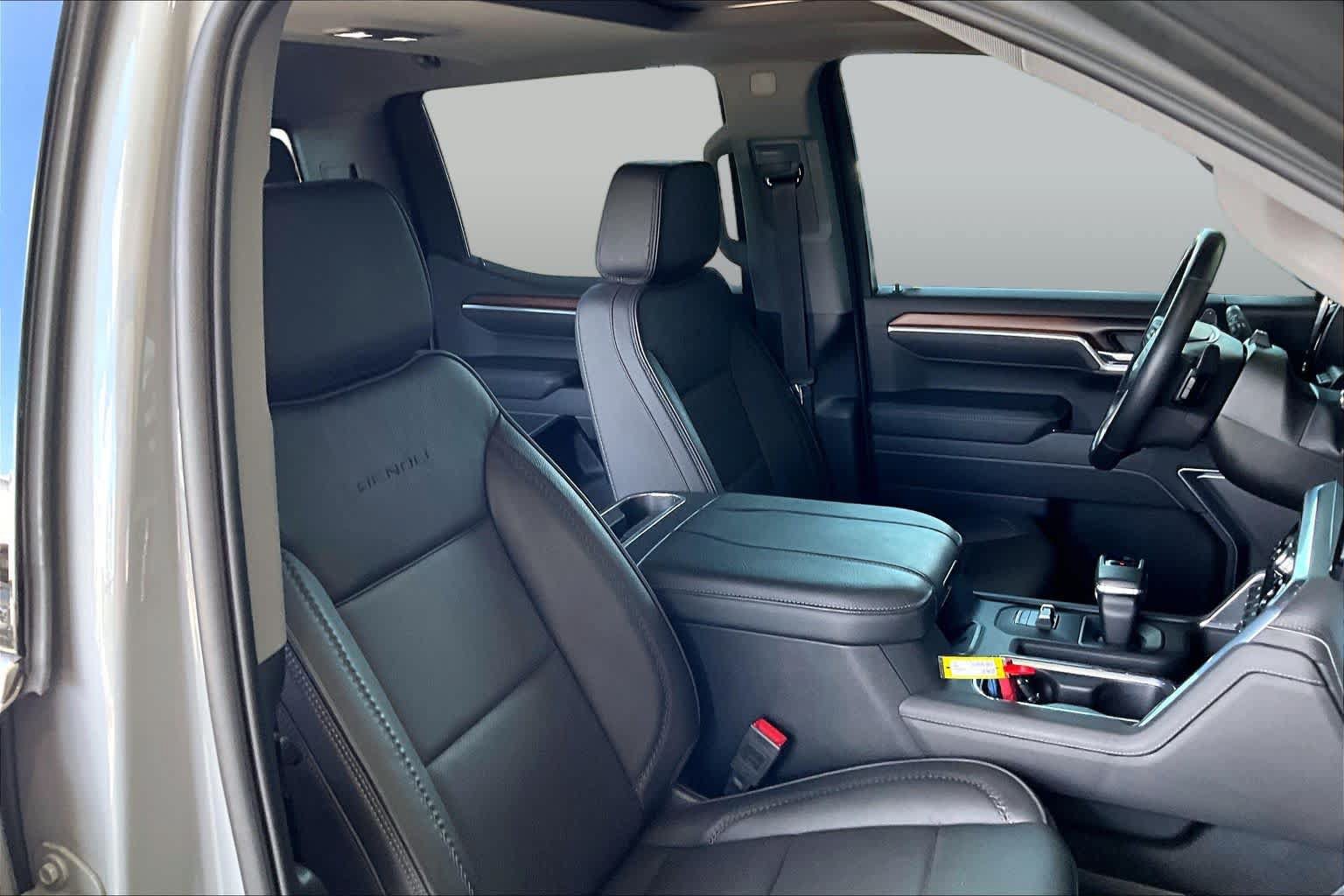 Used 2025 GMC Sierra 1500 Denali AWD/4WD image 9