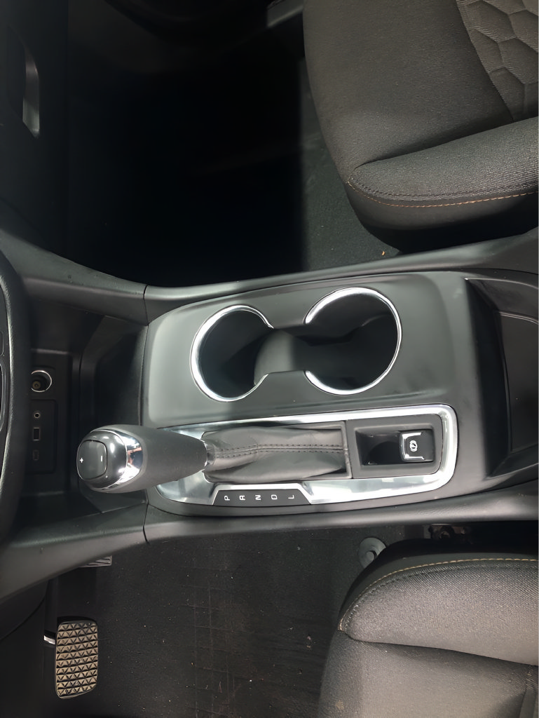 Used 2020 Chevrolet Equinox LT w/ LPO, Floor Liner Package AWD/4WD image 24