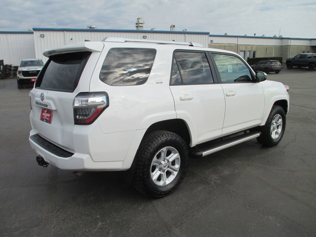 Used 2018 Toyota 4Runner SR5 image 4